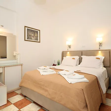 Hotel Klonos - Kyriakos Klonos 3*
