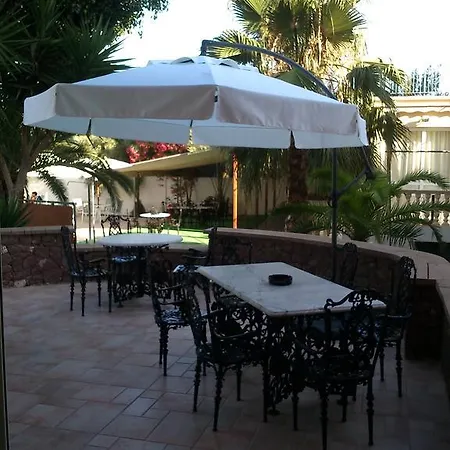 Klonos - Kyriakos Klonos Hotel
