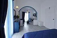 Klonos - Kyriakos Klonos Hotel